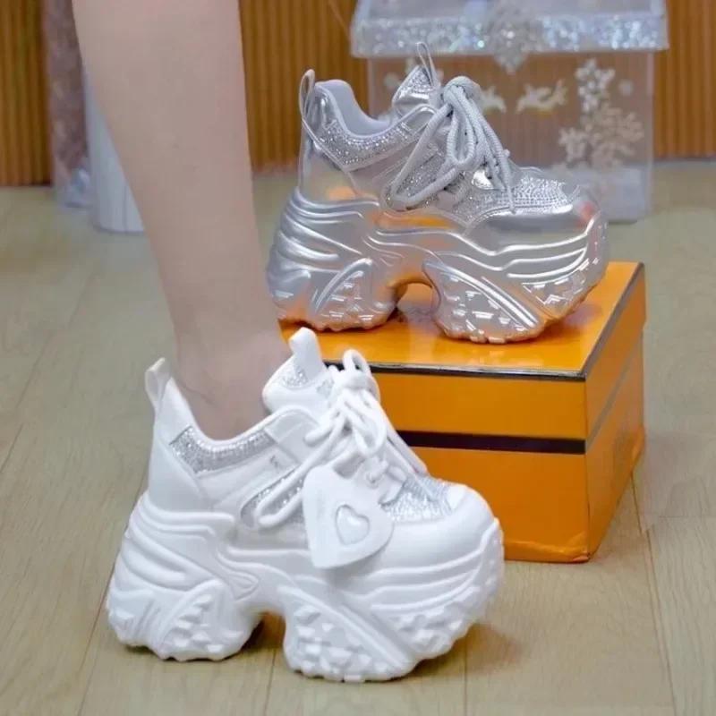 Moda 7CM Sneakers Platform Casual da Donna Tacchi Alti Nuove Scarpe Sportive in Pelle Primavera Bling Trainers Sneakers Chunky Zapatos Mujer
