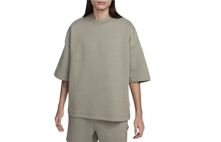 

Nike T Shirts Men s Gray Crew Neck Moderate Straight Fit FN2164-053 L