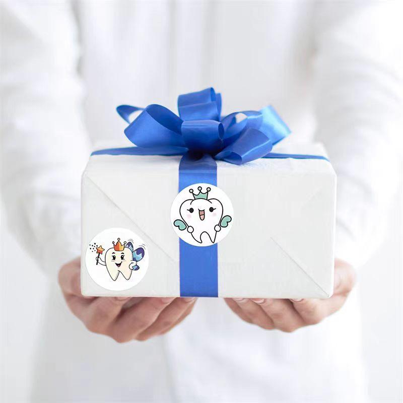 500Pcs/Roll Dental Stickers Cartoon Decoration Tooth Shaped Sticker Label Sticker Dental Supplies Dentistry Dental Clinic Decals