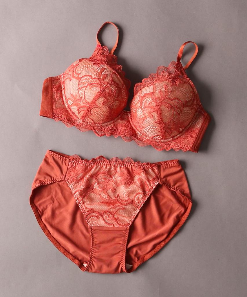 EN Creates a 3D Fuller Beautiful and Reduces Sagging Wing/Wacoal Women's Bra, CB4000, C70, Bust, Décolleté, Cleavage,