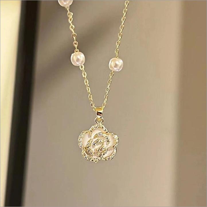 Sparkling cute~ Spot autumn necklace women's light luxury niche design temperament to give girlfriend gift necklace