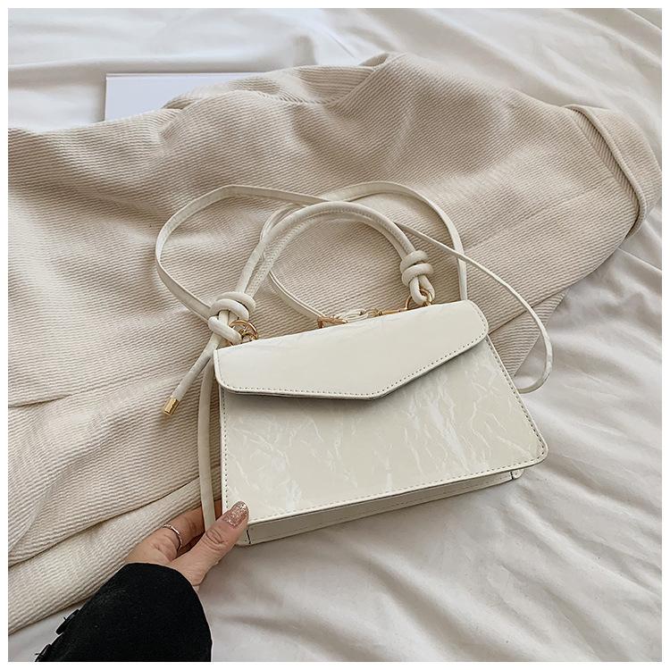 

Retro foreign shoulder bag 2025 new women s Korean version solid color fashion simple messenger small square bag portable women s bag белый