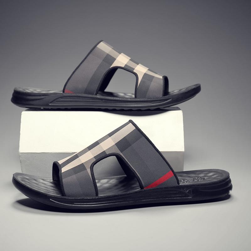 Men's Plaid Slippers Casual Summer Sandals 2025 Versatile Korean Version Trendy Shoes Lycra Beach Shoes Cool Slippers