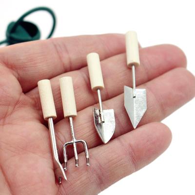 בובות וצעצועי פרווה – בתי בובות ואביזרים