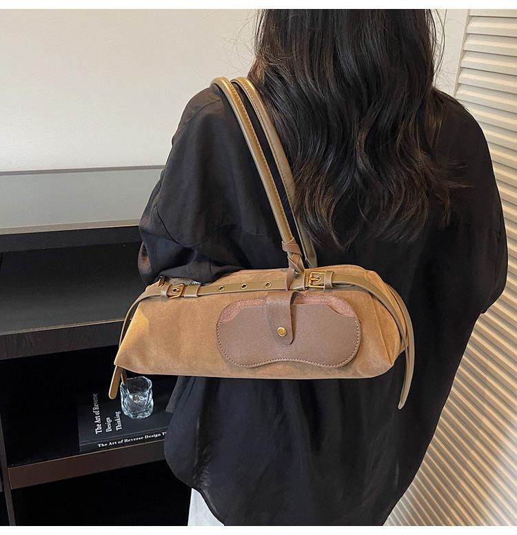 Bolsa de Ombro Baguette Feminina Versátil em Camurça Retrô 2025