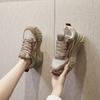Automne et hiver nouvelles petites chaussures blanches chaussures de sport étudiantes chaussures décontractées pour femmes célébrité Internet semelles épaisses polyvalentes augmentent la hauteur papa