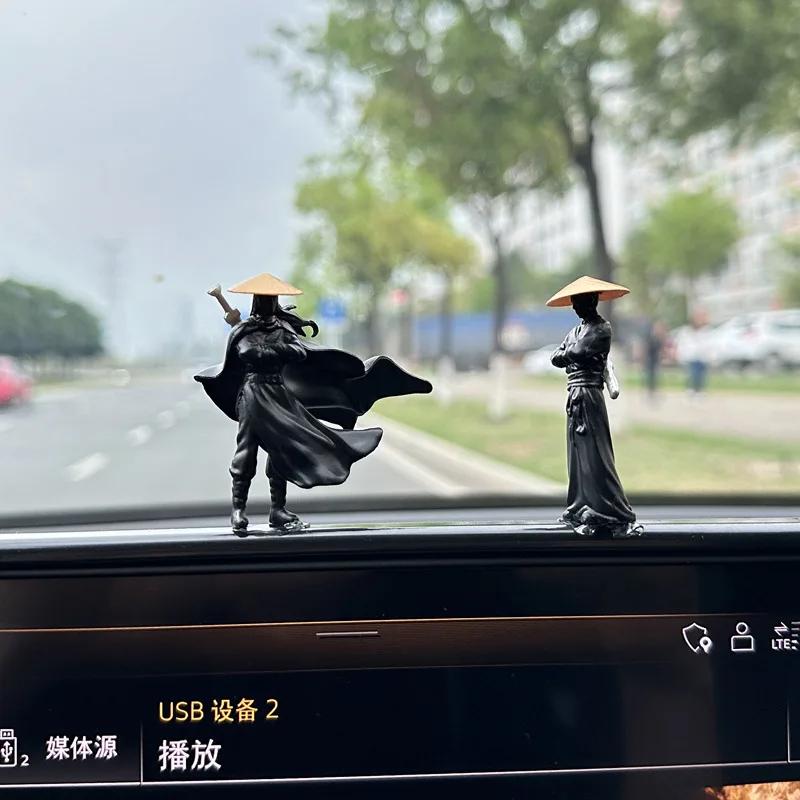 Accessoires d'intérieur de voiture Poupée Jianghu Chevalier Écran d'ordinateur Ornements de bureau Antiquité Chevalier Console centrale Épéiste de voiture