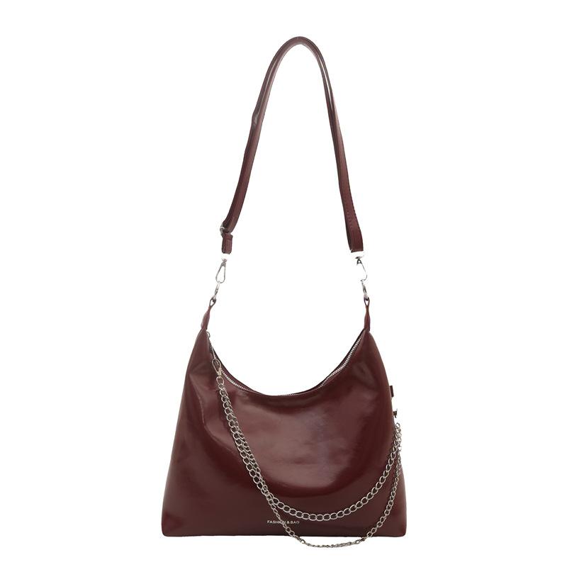 Fashion highvalue underarm bag women's spring new simple wind chain commuter shoulder messenger bag