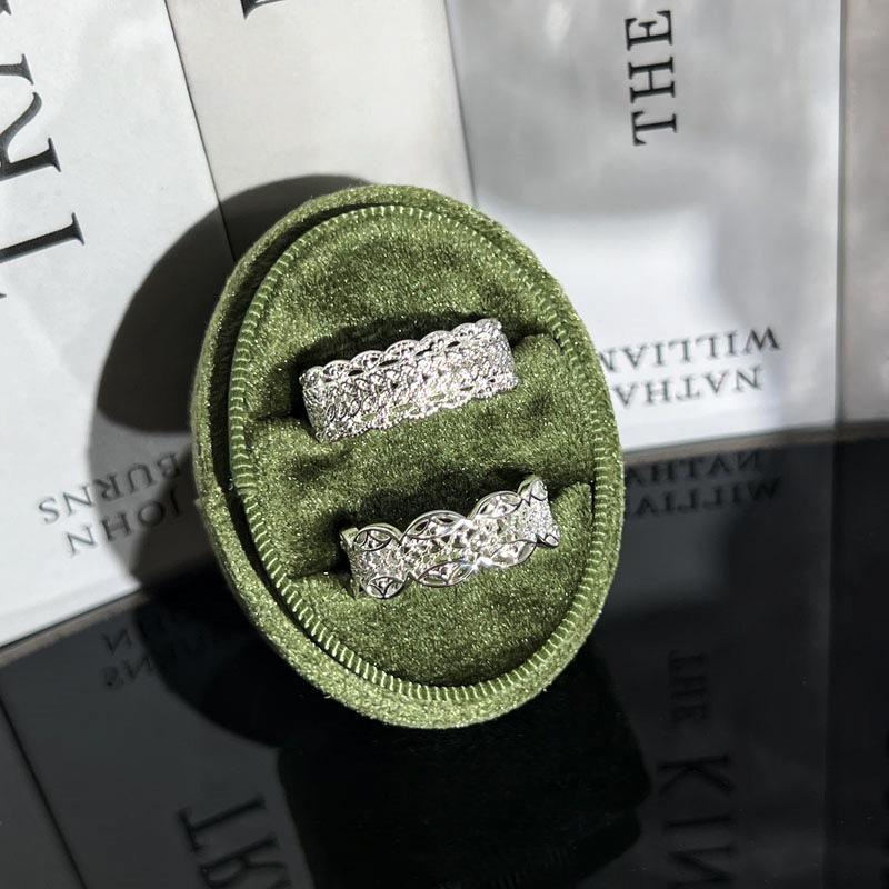 Korean Minimalist Silver-Plated Lace Hollow Coin Ring for Women - Stackable Niche Design for a Cool, Stylish Look on the Index Finger.