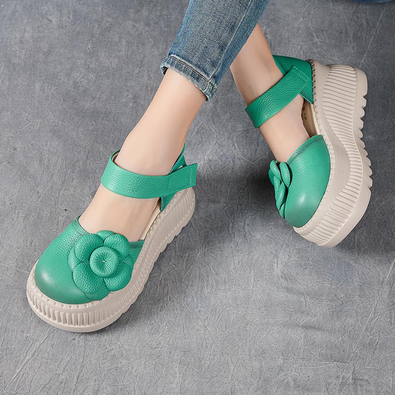 Modne sandały GKTINOO Retro z okrągłym noskiem i grubą podeszwą 2025 Lato Nowe Damskie buty na płaskiej platformie, codzienne, z kwiatami, z prawdziwej skóry