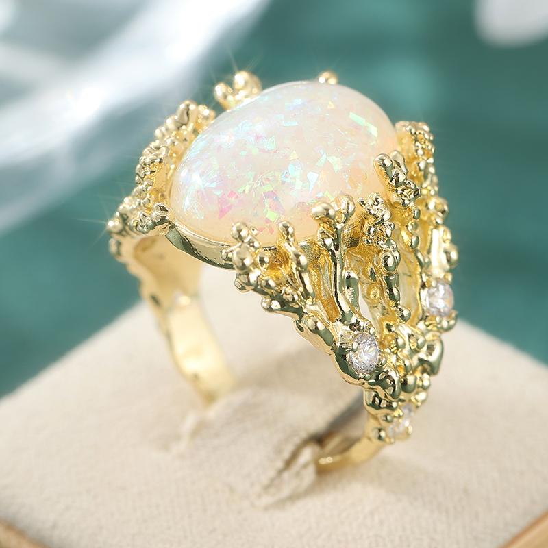 Elegant Luxury Oval Synthetic Opal Golden Plated Coral Ring for Women Fashion Delicate Banquet Wedding Jewelry Accessories Gifts
