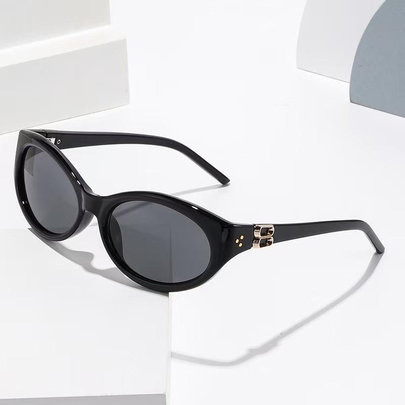 

New Fashionable Cat Eye High-end Sunglasses UV Resistant Stage Performances Street Photography Popular Decorative Glasses