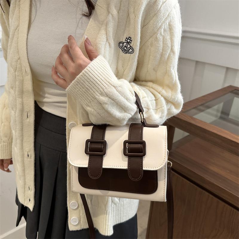 New fashion messenger bag winter niche design shoulder bag women's texture portable small square bag