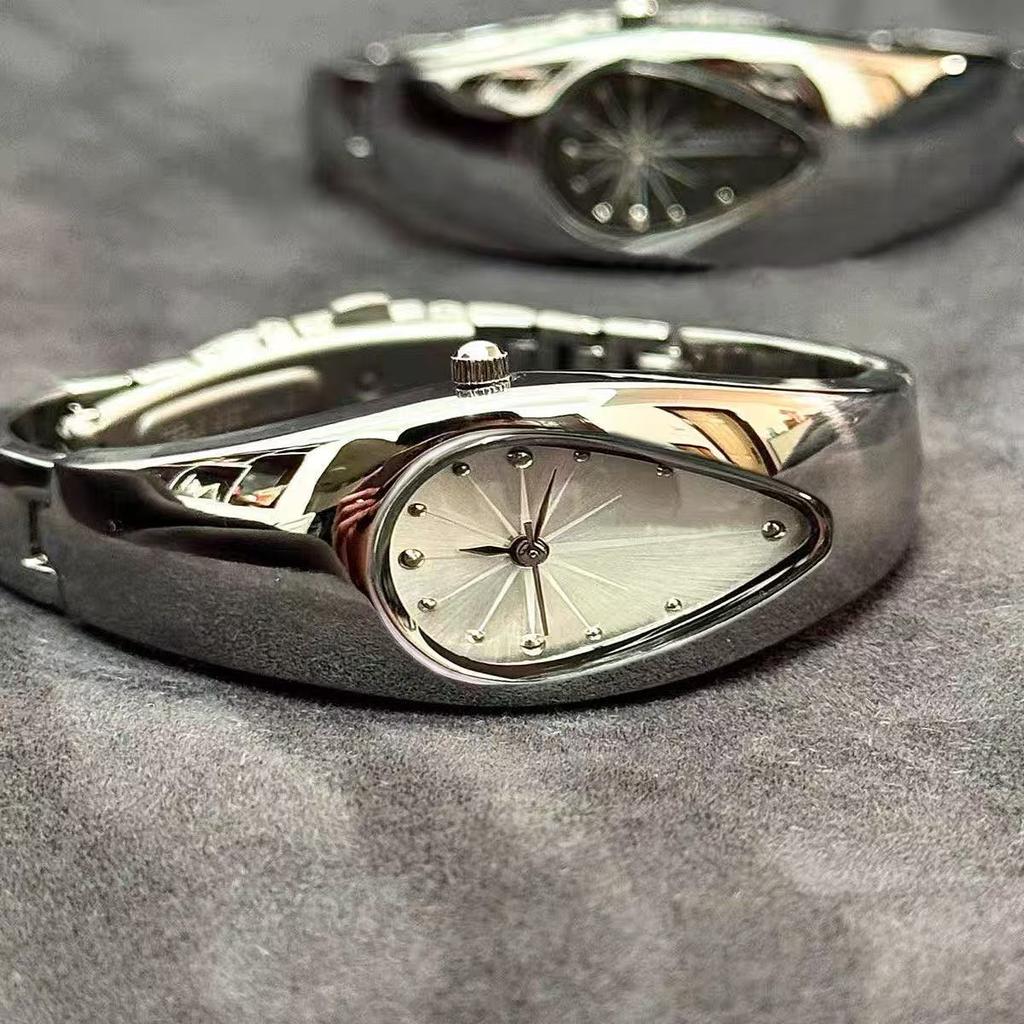 Y2k Quartz Watch Men Women Dpecial Blade Water Drop Vintage Creative Blade Design High Quality Steel Unique Bracelet Men Watch