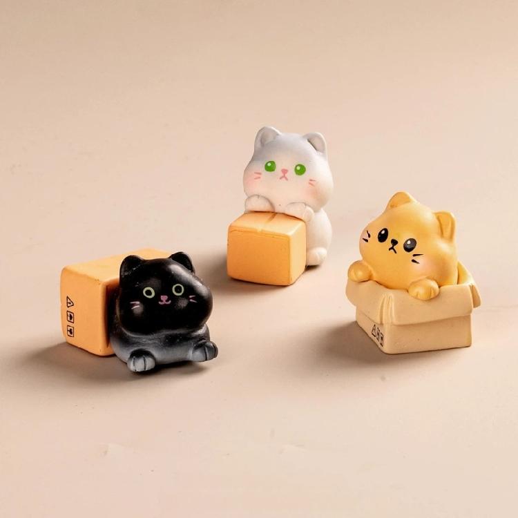 Charming Cartoon Cats Auto Decors Resin Sturdy Base Decorative Resin Cats Sculpture for Vehicle Dashboard Or Work space