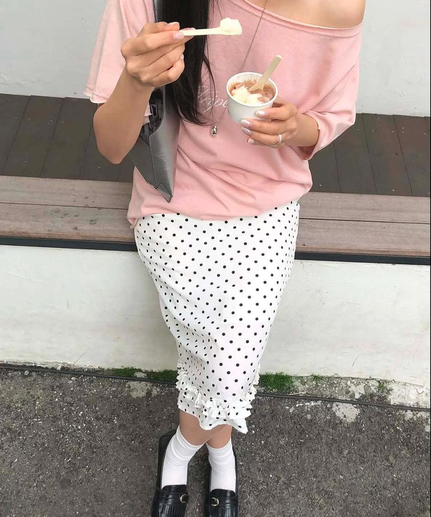 Seuteulaipeumagalin Lettering Pigment Off-Shoulder Vintage T-Shirt Pink