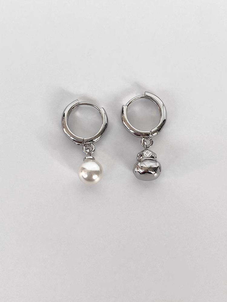 

Original new Chinese style asymmetrical small gourd pearl earrings versatile ear buckle earrings