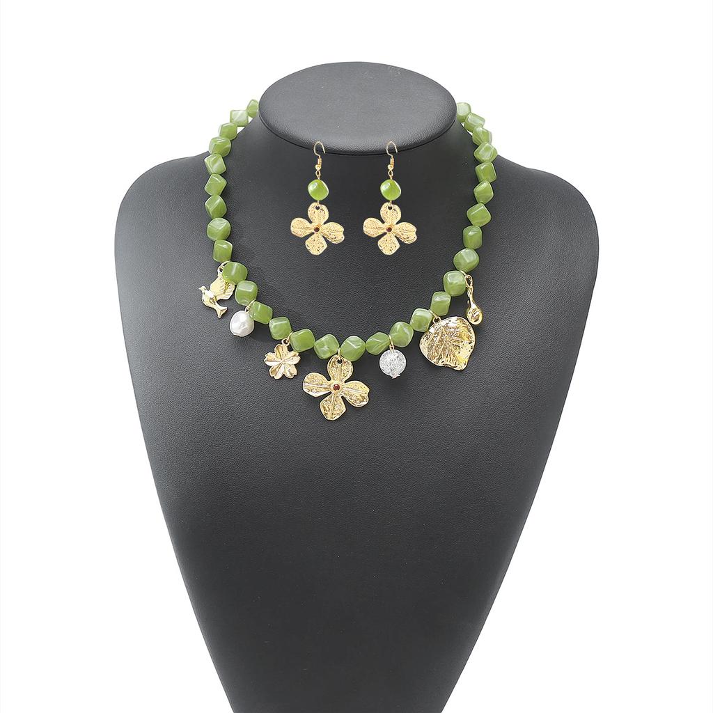 N11811 Bohemian Acrylic Beaded Necklace Metal Flower Pendant Earrings Jewelry Set Women