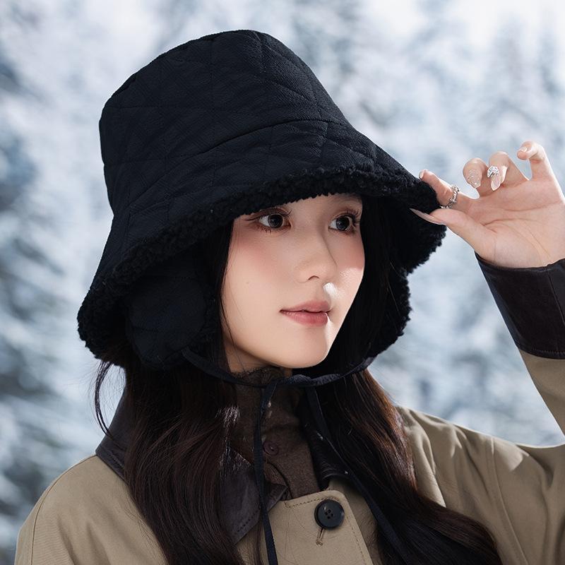 

Флисовая шляпа-панама в ромбовидную клетку, японская ветрозащитная и теплая шапка с защитой ушей, универсальная шапка-ушанка, подчеркивающая лицо One Size