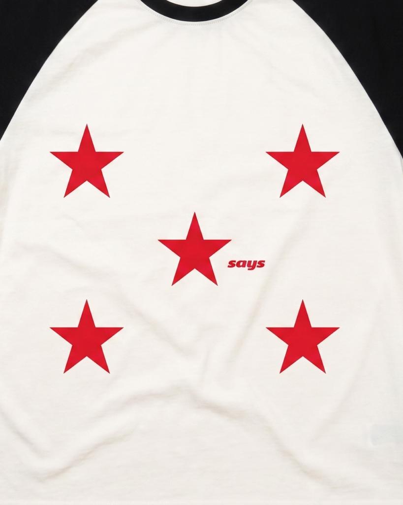 SAYSAYSAY Popping Star Raglan Short Sleeve T-Shirt Black And White