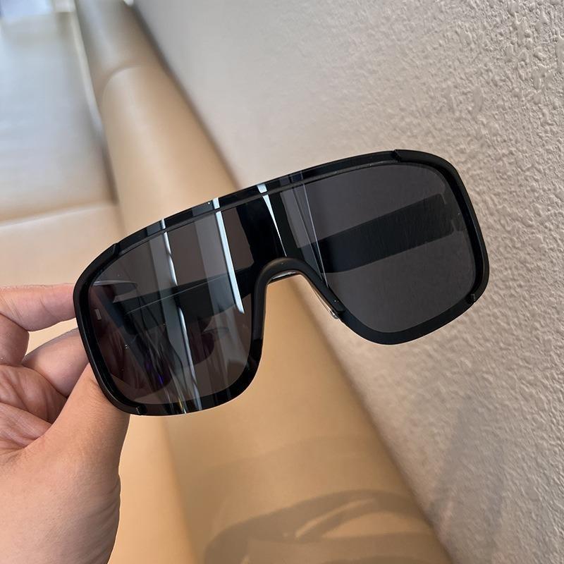 Men Oversized Fashion Outdoor Sports Sunglasses Durable AC Lens, PC Frame, Graduated Lens, Unisex, Sports Eyeglasses