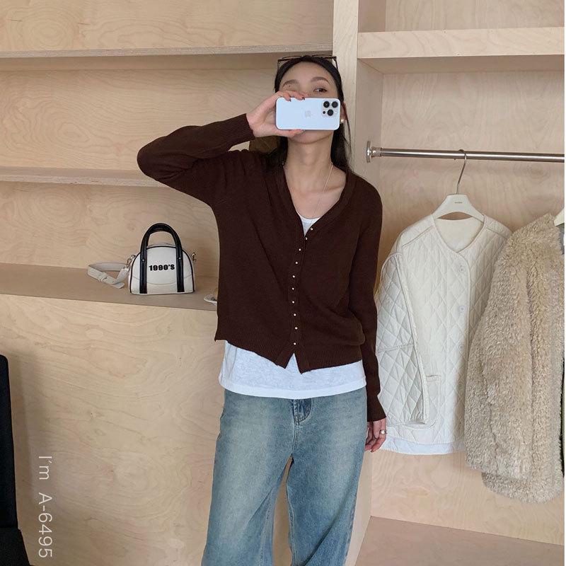 

Du Xiaozhai V-Neck Knitted Cardigan - Women s High-End Slim Fit, Autumn Style One Size