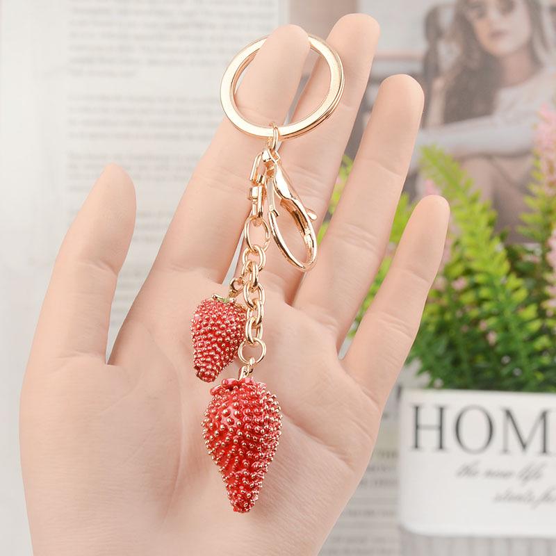 Rhinestone Strawberry Keychain: Cute Fruit Bag Charm & Light Luxury Metal Pendant for Women’s Car Keys