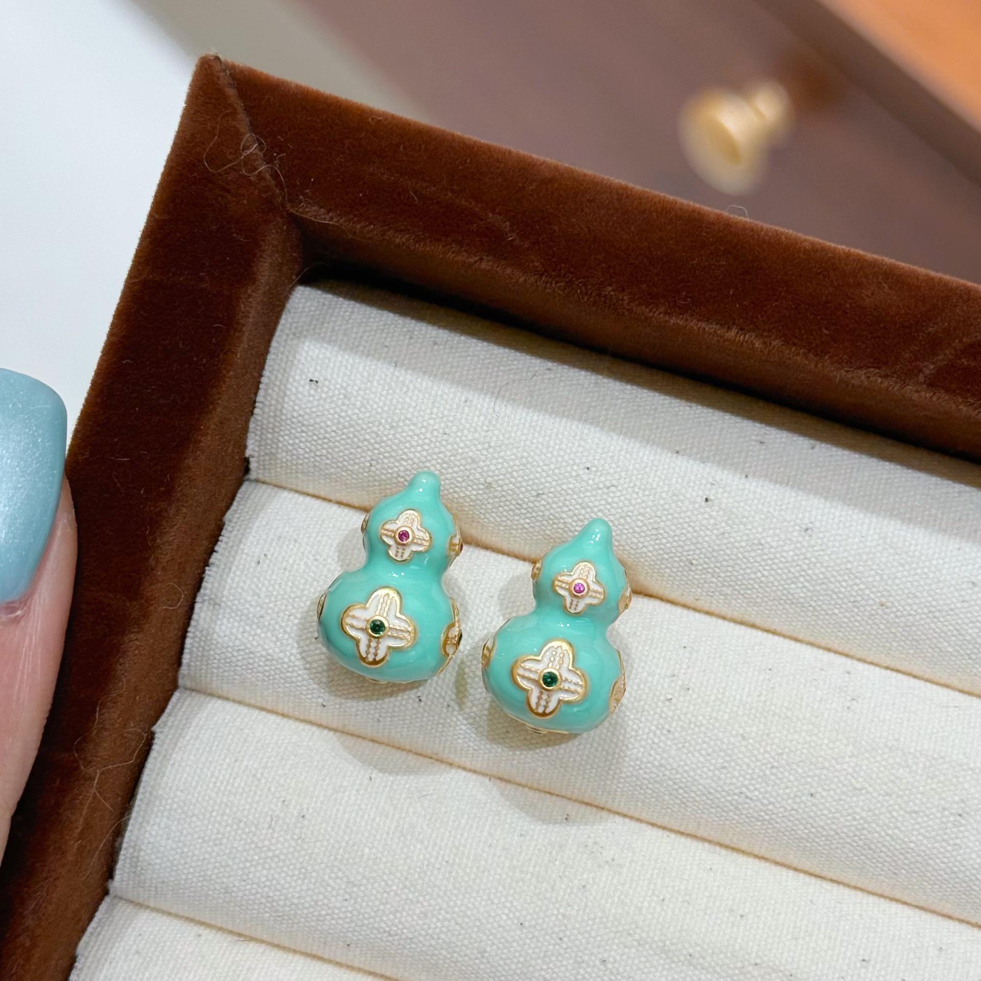 

Exquisite Colorful Enamel Four-Leaf Clover Gourd Necklace - Luxurious Sweater Chain for Women