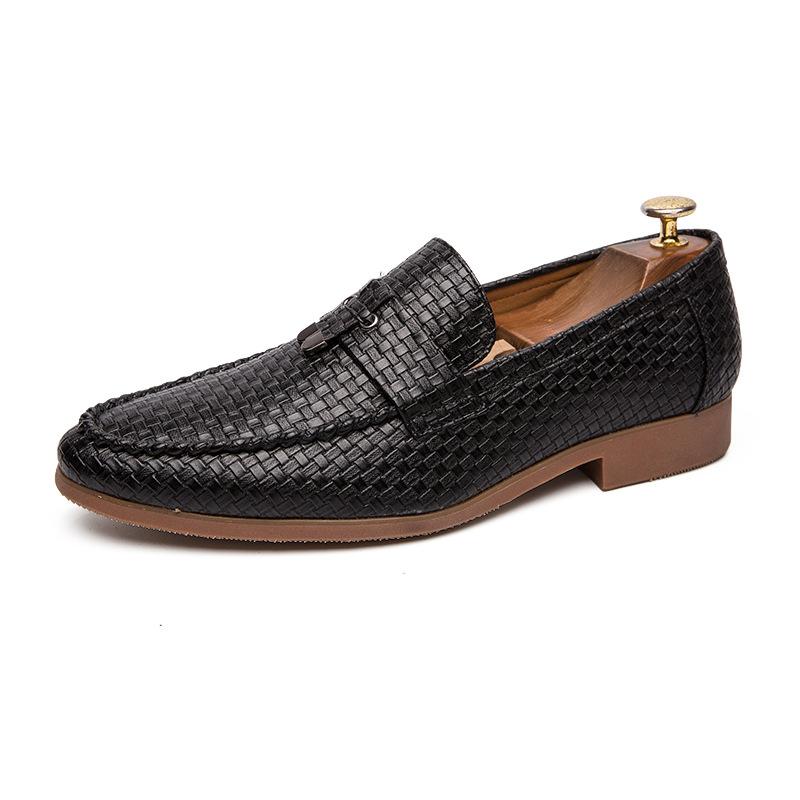 Korean Version of the Trend Men's Hair Stylist Pointed Shoes British Casual Retro Small Leather Shoes Nightclub Fashion Shoes