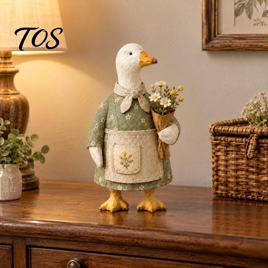 Garden Landscaping Supplies Rustic Goose Figurine, Resin Statue with Apron Holding Flowers, Vintage Style Figurines Cute Animal Ornament for