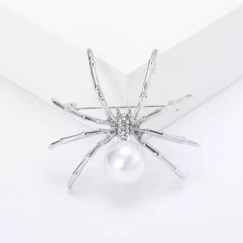 European Spider Brooch: Cute, High-End, Retro Animal Pin Accessory