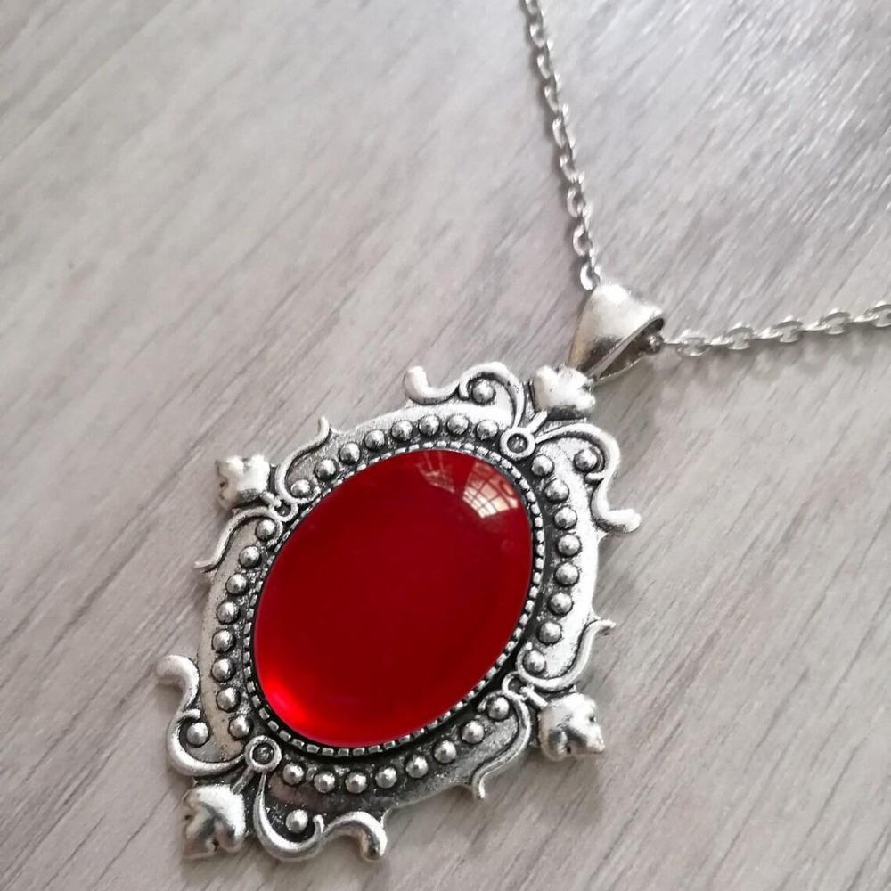 Medieval Victoria Pattern Oval Bronze Color Green Opal Pendant Necklace for Women Men Gothic Retro Jewelry Accessories Gifts