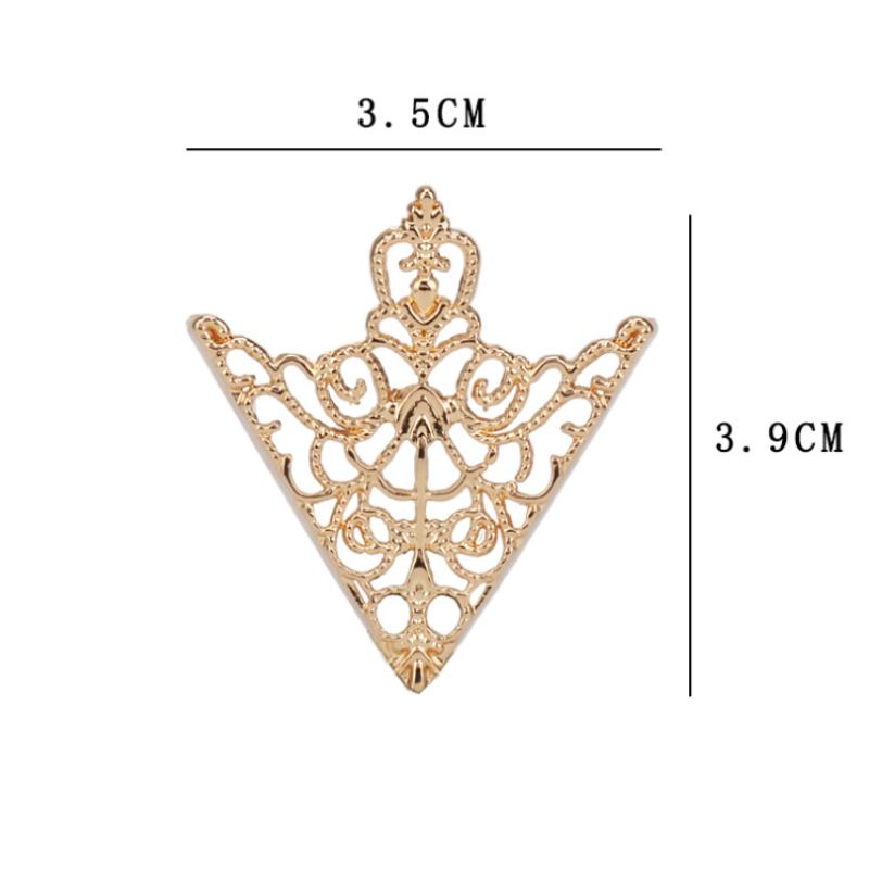Vintage Floral Triangle Brooch Pin Elegant Hollow Crown Design for Casual Attire & Music Festivals Versatile Accessory