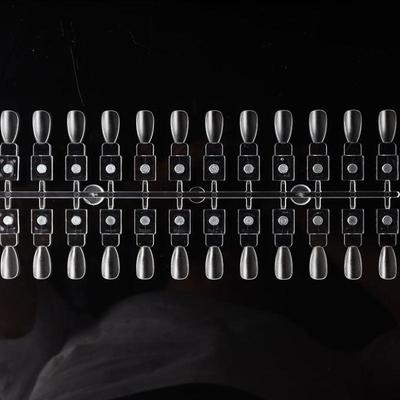 24 Stück Nagellack Farbkarte Magnetische Falsche Nagelspitze Display Klare Farbkarte Nagellack Gel Ständer Brett Nagelpalette Nagelkleber Übung