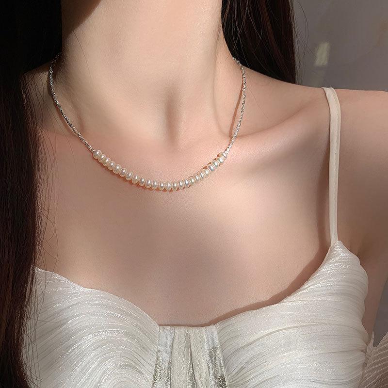 French Vintage Pearl Broken Necklace with Several Pairs of Spliced Collar Chain, Light Luxury and Trendy