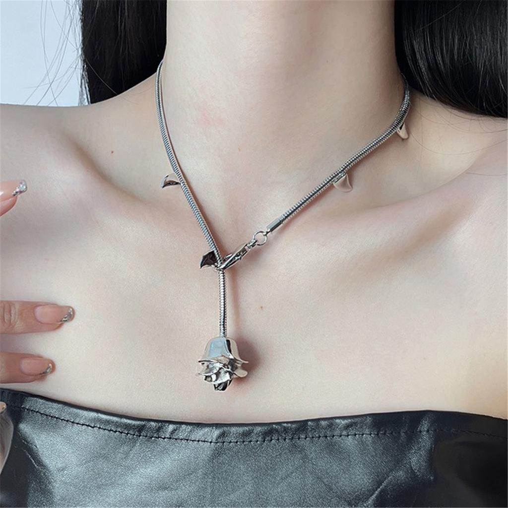 Tooxika Metal Thorn Rose Flower Pendant Necklace Personality Temperament Cold Wind Collarbone Chain Female