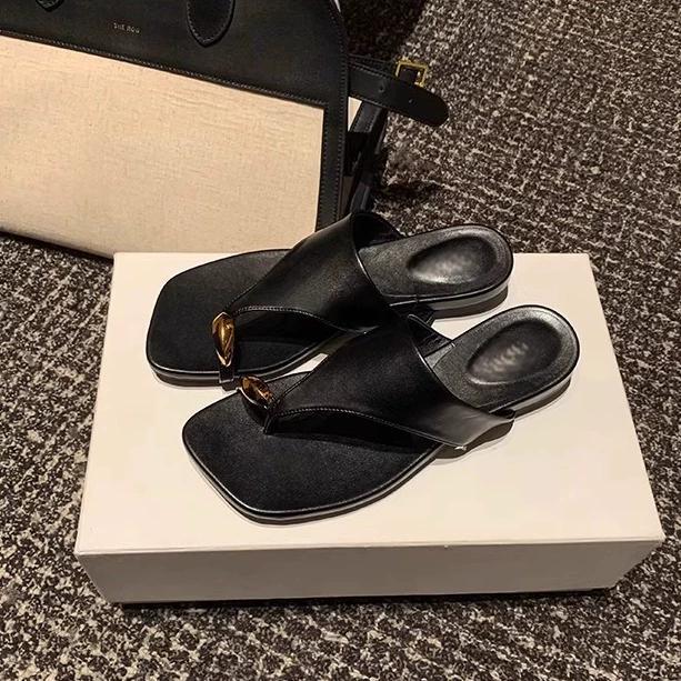 Grape Mother Same 2025 New Fashionable Metal Cover Toe Square Head Small Low Heel Cool Slippers Women Wear Summer Beach