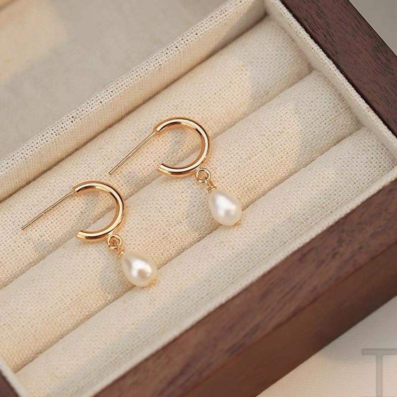 

Simple Freshwater Pearl Women s Earrings Temperament Earrings Gold-plated Ins Style Korean Earrings