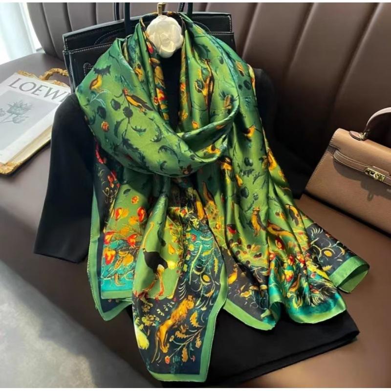 1 Pcs 90X180 Retro Chinese-style Green Animal, Crane and Flower Long Scarf, Paired with an Air-conditioned Shawl for Women