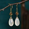 Xiaohongshu Blogger's Recommended Classical Gold-Plated Chalcedony Earrings with Elegant Jade Leaf Details.