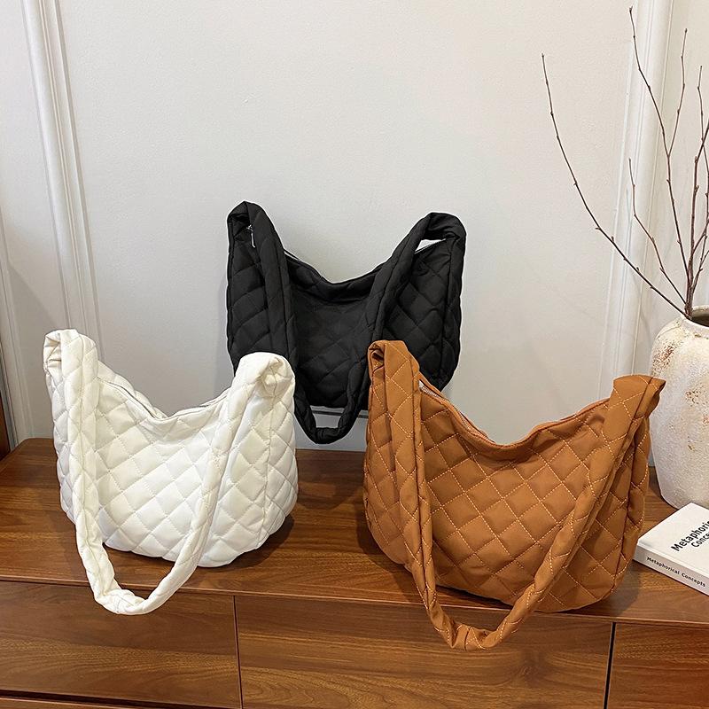 Sac en coton pour femme nouvelle tendance printemps broderie losange fil grande capacité sac fourre-tout sac à bandoulière décontracté sac d'aisselle