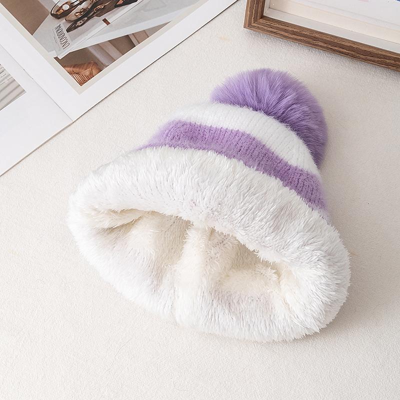 New Style Snow Label Beanie Hat Color Blocked Style Plush Fur Lined Pompoms Warm Winter Hat Fashion Y2k Beanie For Woman Girl