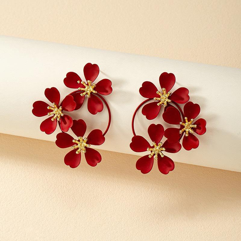 Retro Cute Floral Camellia Stud Earrings: Upscale Pastoral Style for Women