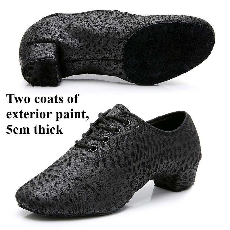 

Soft-soled dance shoes for men and women Suitable for standard modern dance indoors and outdoors Ideal for standard Cha-Cha 45
