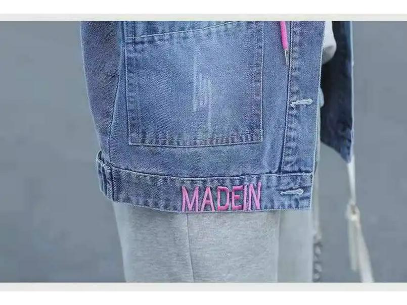 Women's Korean Style Denim Jacket with Removable Hood and Embroidered Letters – Spring/Autumn Short, Loose, and Slimming.