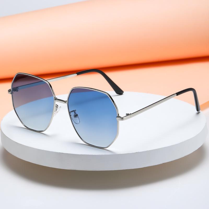 Women s Oversized Trendy UV Protection Sunglasses for Driving and Kuaishou Live Streaming Sunglasses