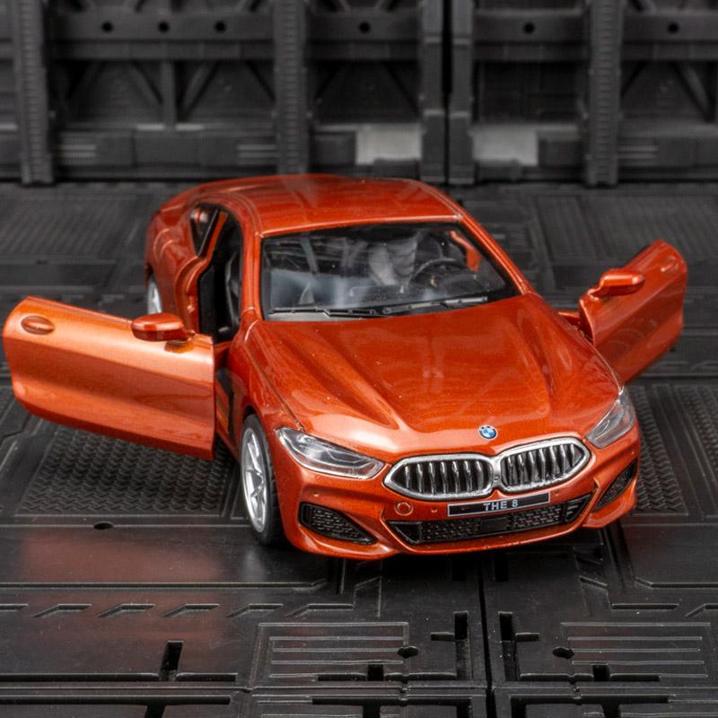 1:35 BMW M850i Alloy Car Model Ornament Door Can Be Opened Has Simulated Sound and Lighting Functions, Rich Details