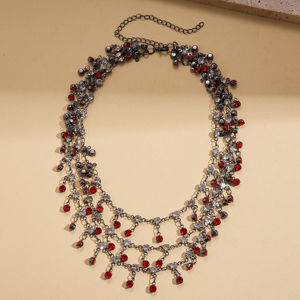 

Wind-inlaid diamond multi-layer fringed sweater chain fashionable and exquisite court style necklace