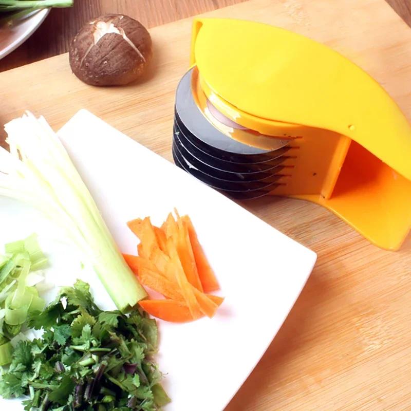 Multifunction Rolling Cutter Scallion Ginger Garlic Cutting Knife Vegetable Slicer Chopper Pizza Wheel Knife Kitchen Tool