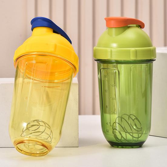 Protein Shaker Bottles with Wire Ball 500ml Leak-Proof Mixer Cup Clear Scale Fitness Mixer Bottle Portable Shaker Cup for Sports Travel